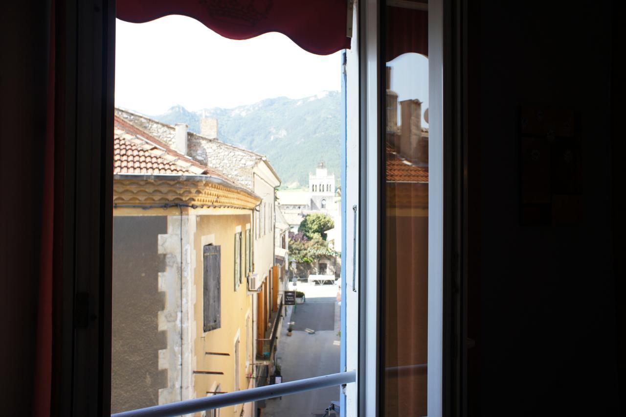 Hotel Des Alpes Die Bagian luar foto